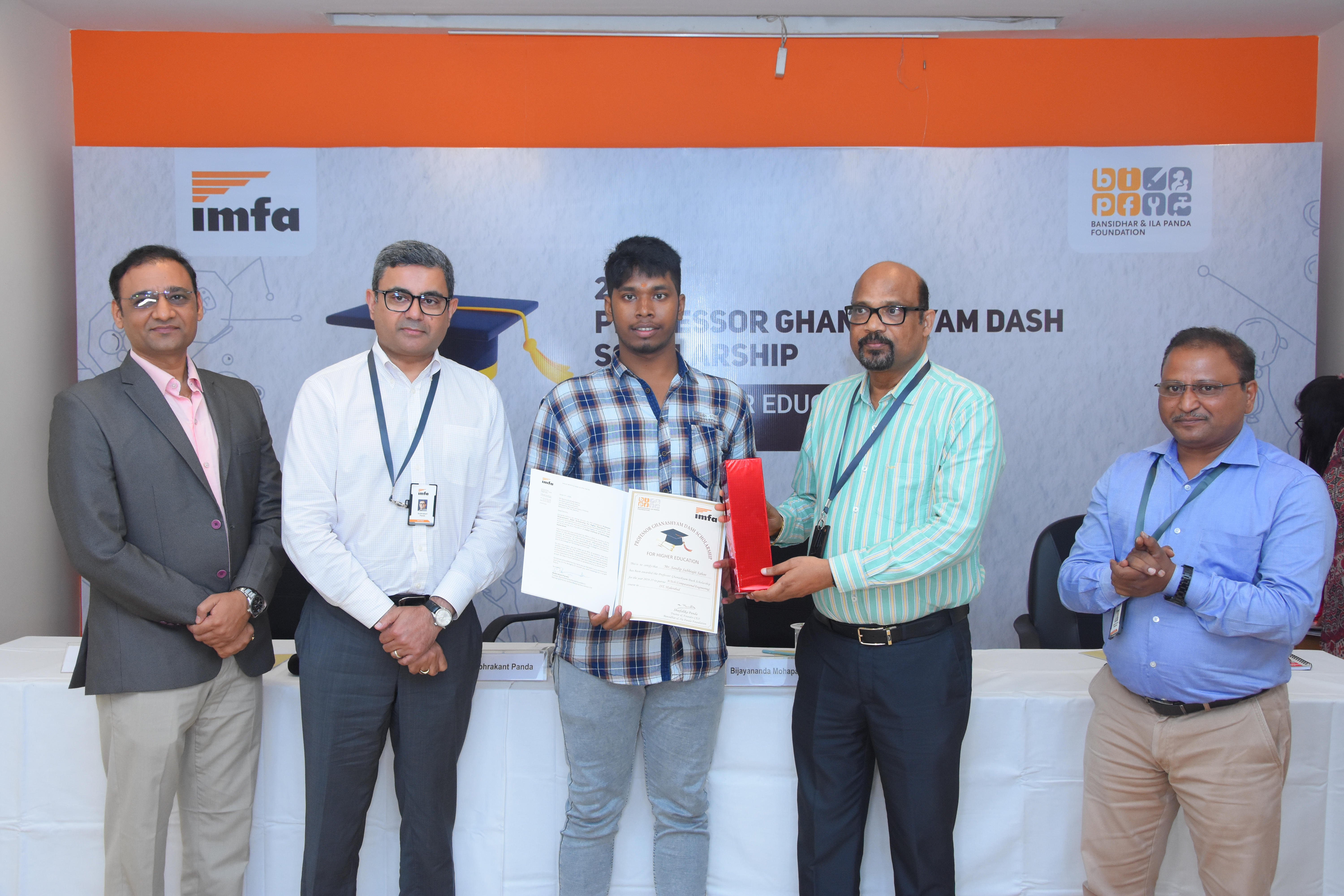 Recipient : Sandip Subhrajit Sahoo<br />B.Tech IIT,Hyderabad